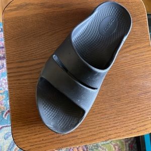 Offos womens 8 black, right slide only